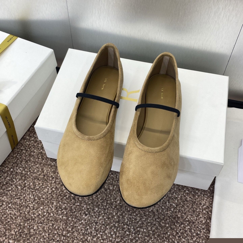 Other flat shoes
